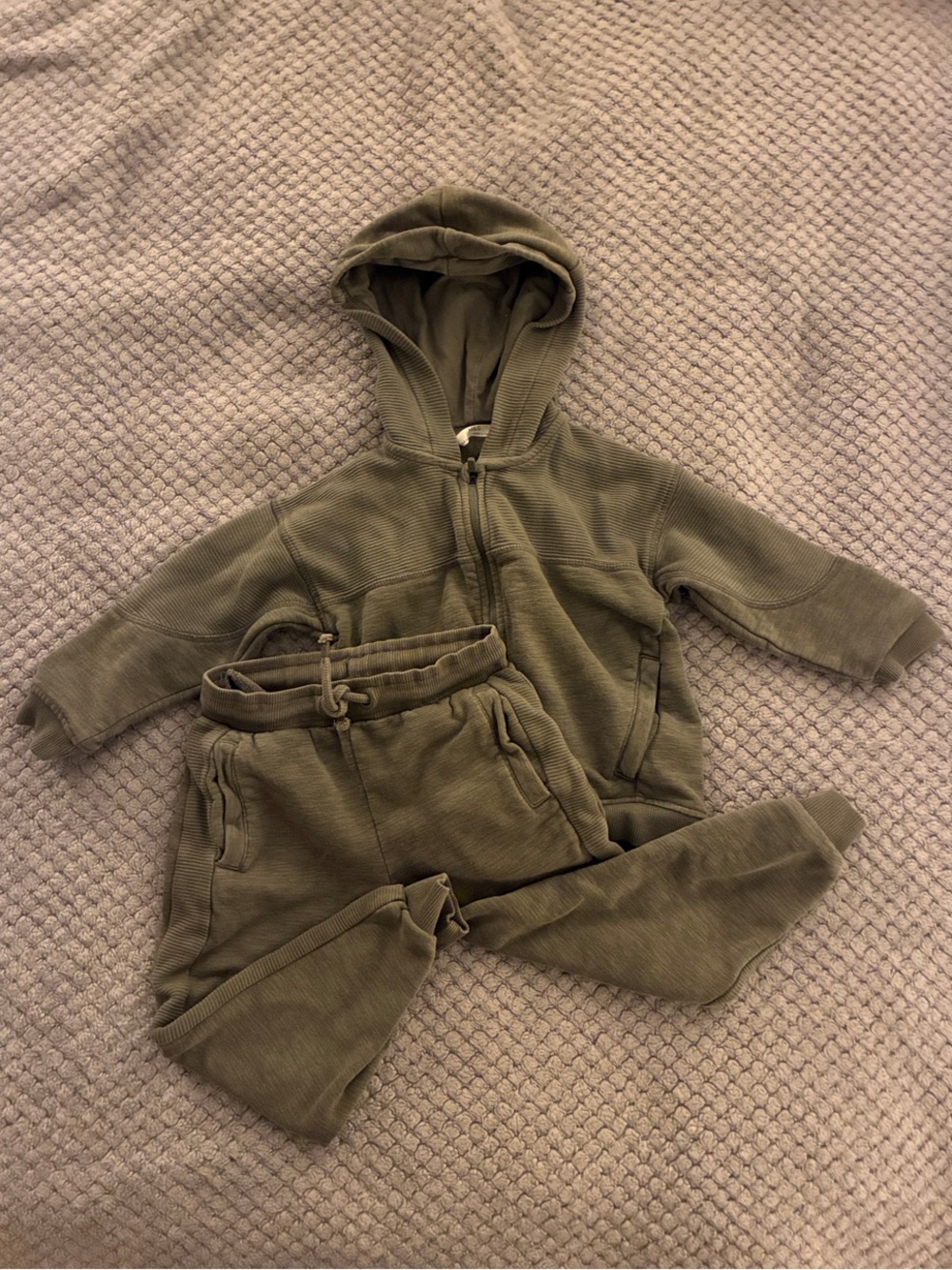 M&S size 3-4 Boys Olive Hooded Zip Sweatshirt & Jogger Pants Set